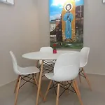 Esperetusa House *